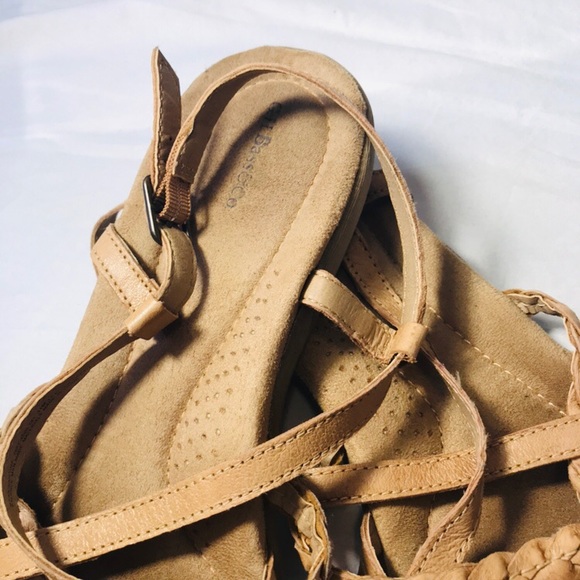 Bass Sandals - Picture 5 of 6